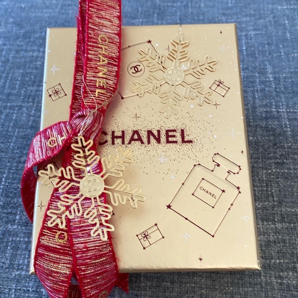 Chanel Holiday Snowflake Gold Metal Ornament Set - Picture 1 of 9